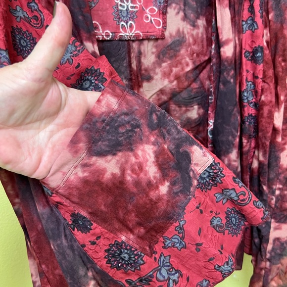 LOGO by Lori Goldstein Red and Black Sleeveless Top - Picture 3 of 9